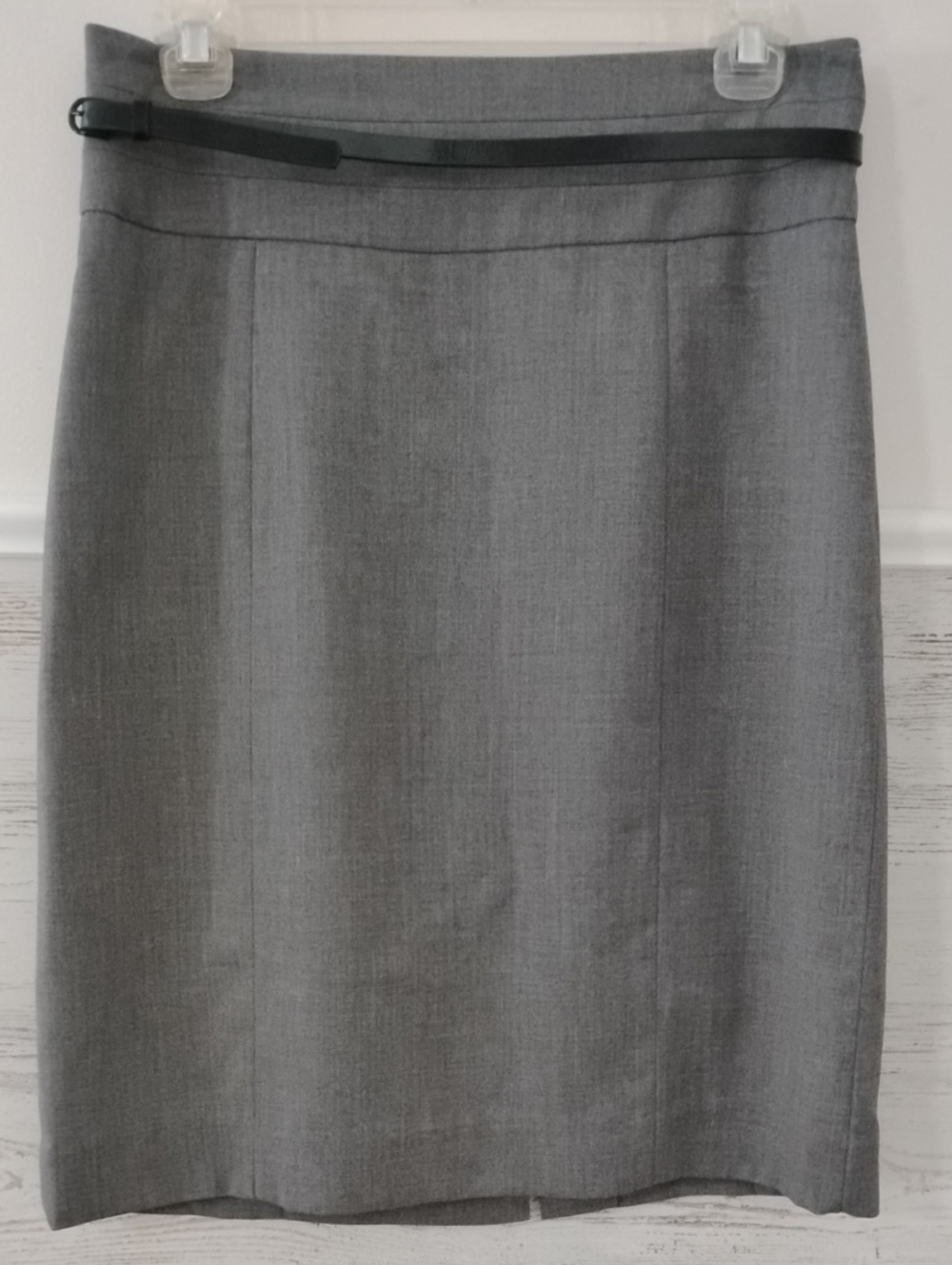 H&M Gray Pencil Skirt with Black Waist Belt